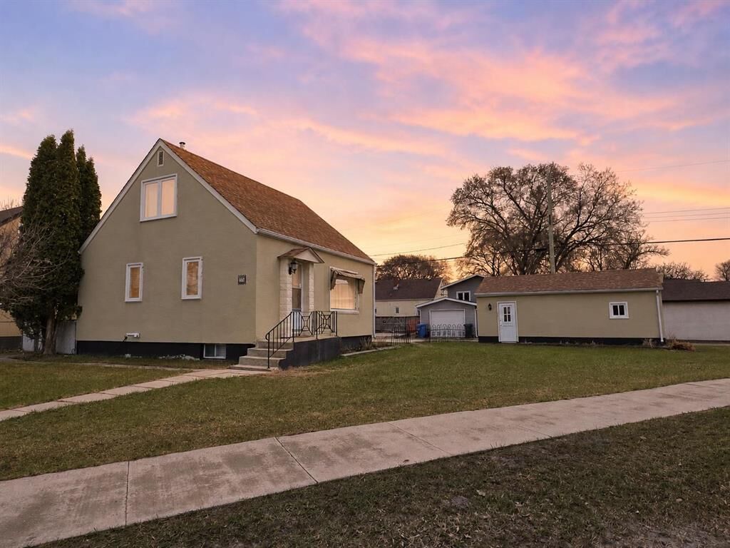 Photo de la propriété:  50 Haig Avenue  MB R2M 0E1 