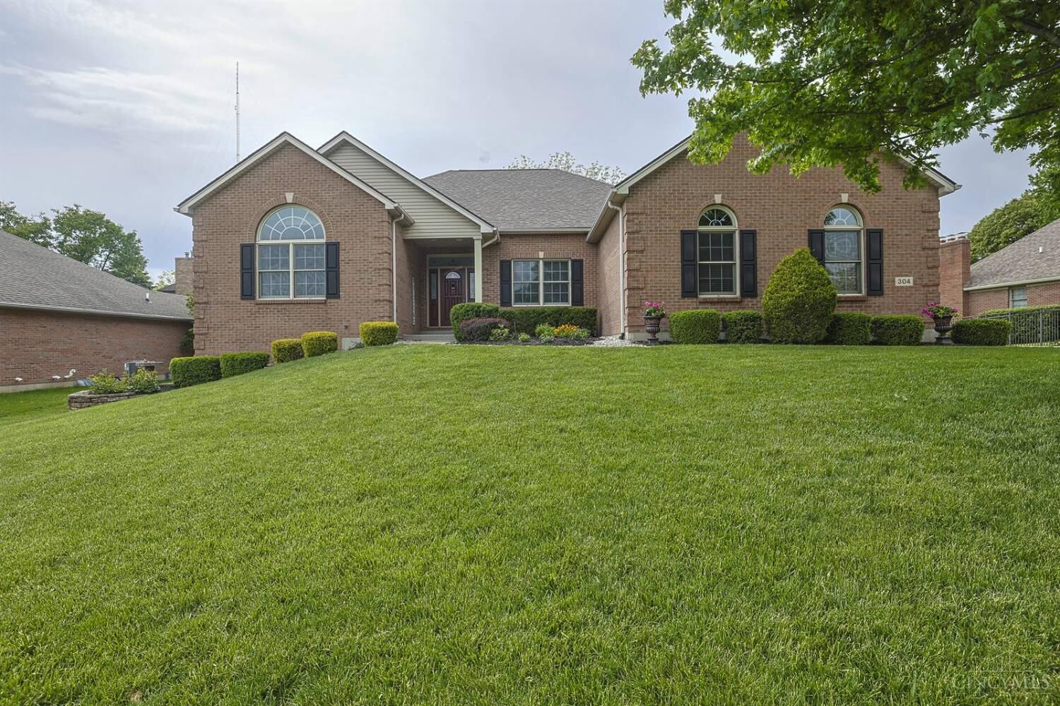 Property Photo:  304 Quail Run  OH 45042 