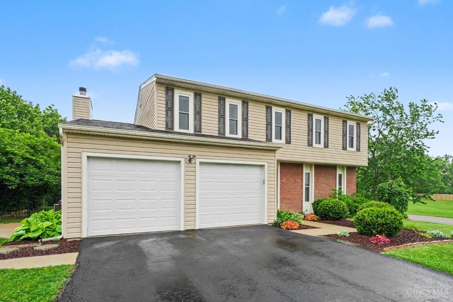 Property Photo:  7594 Cinnamon Woods Drive  OH 45069 