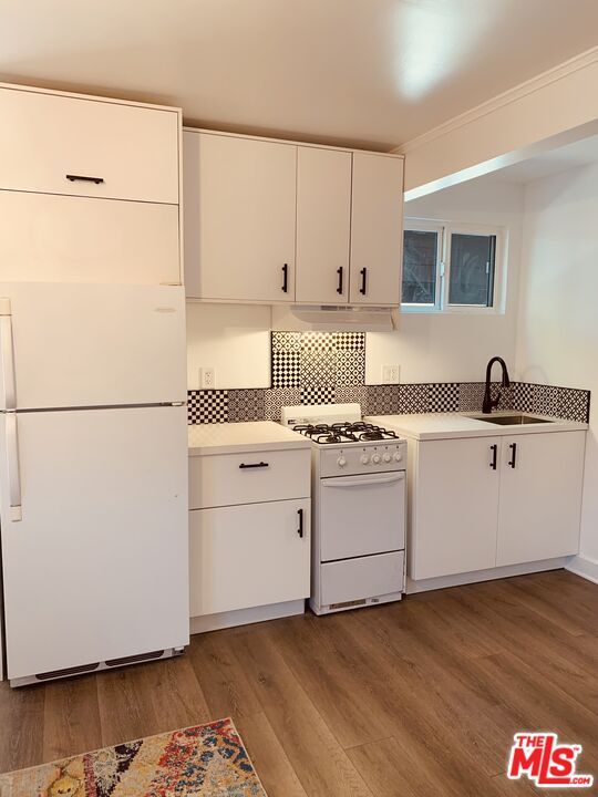 Property Photo:  1032 S Burlington Ave  CA 90006 