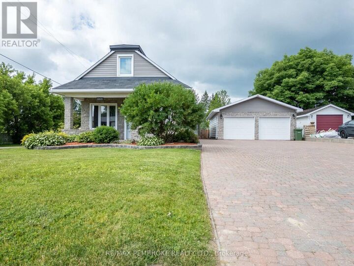 560 Boundary Road East — photo 1