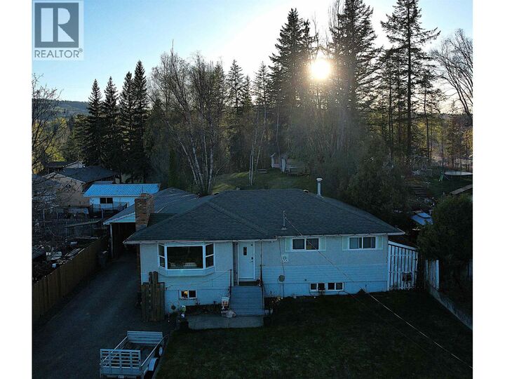 Property Photo: 453 Hutchcroft Street BC V2J 1T3