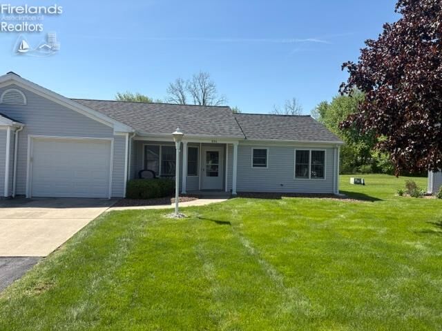 Property Photo:  894 Meadow Lane  OH 43420 