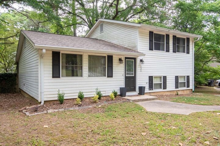 Property Photo:  121 Sweetgum Road  GA 30269 