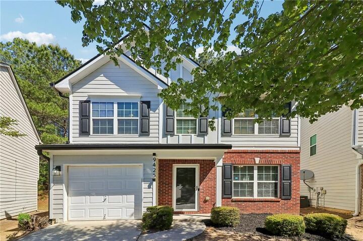 Property Photo: 9425 Lakeview Road GA 30291