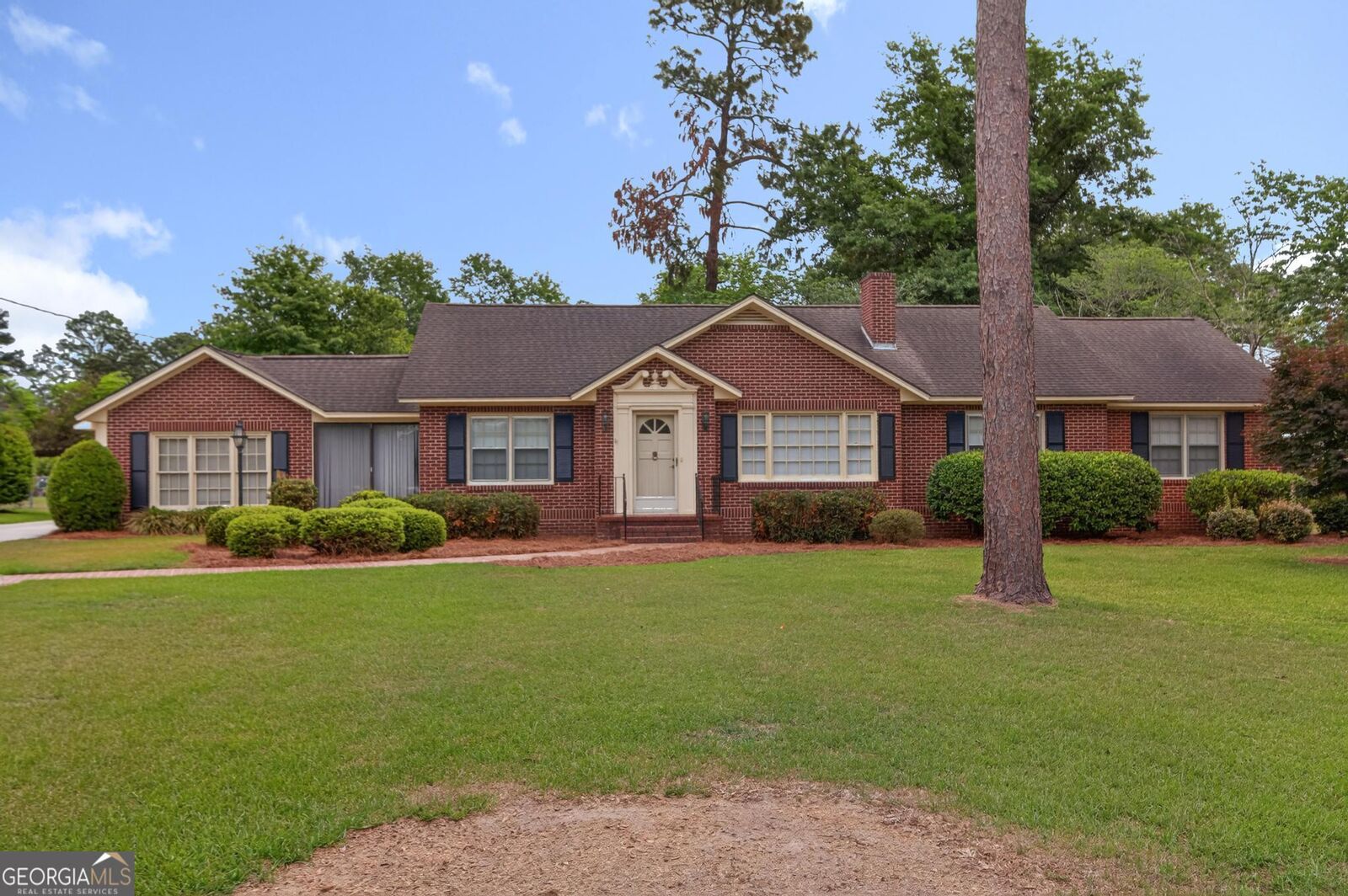 Property Photo:  447 S College Street  GA 30439 