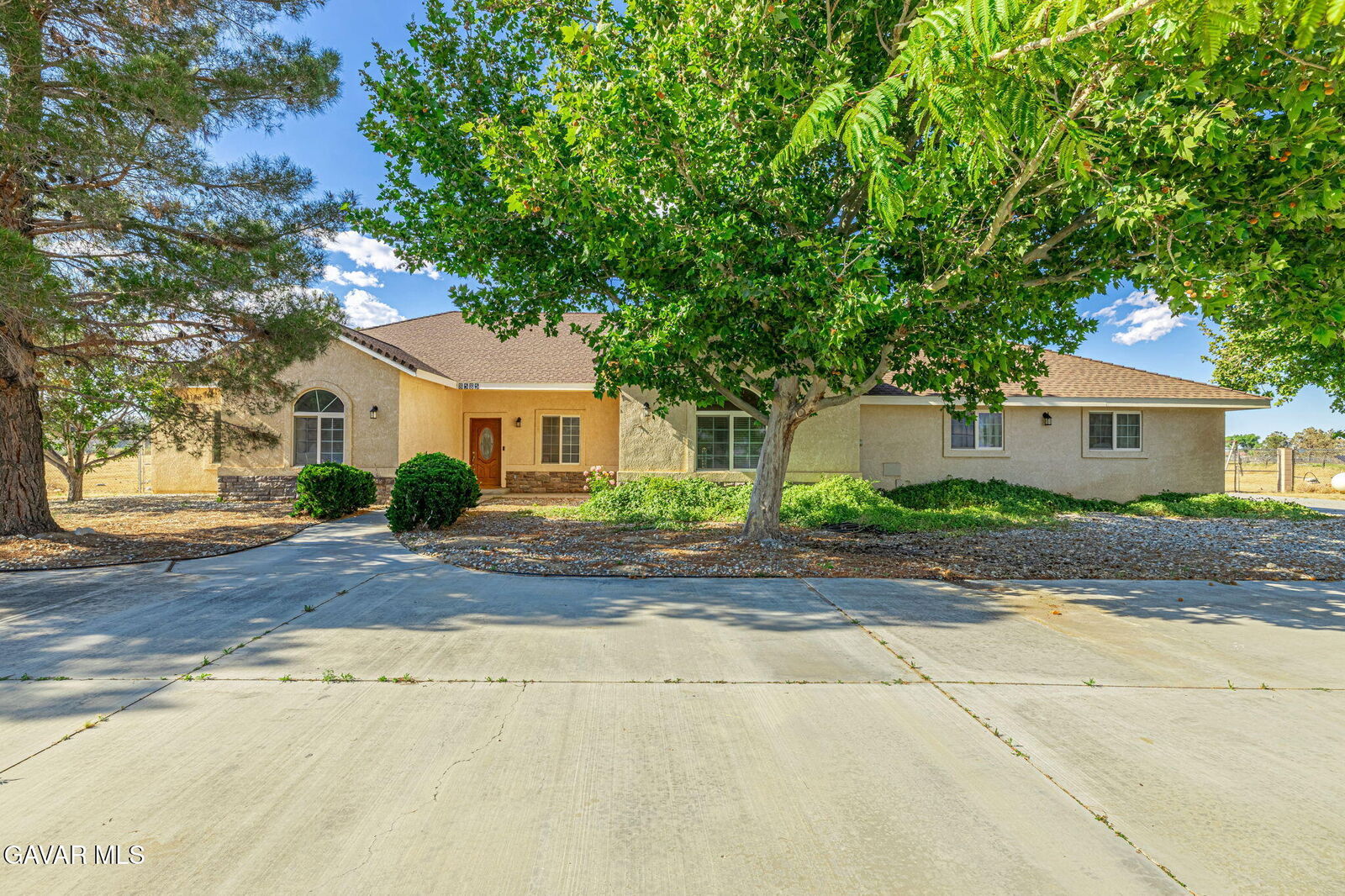 Property Photo:  8585 W Avenue E  CA 93536 