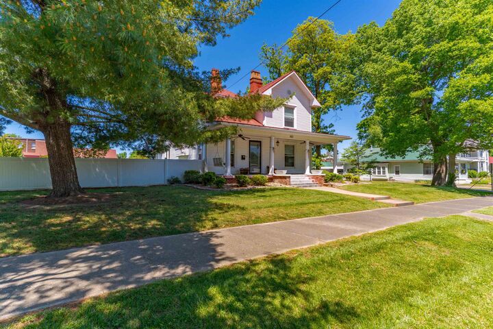 Property Photo:  823 N Main Street  KY 42459 