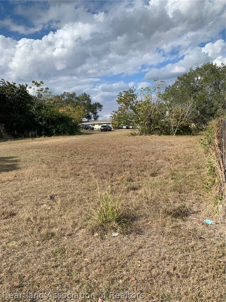 Property Photo: 215 Tulane Drive FL 33825