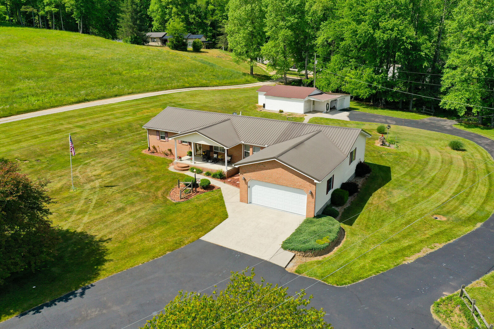 Property Photo:  8356 E Laurel Road  KY 40741 