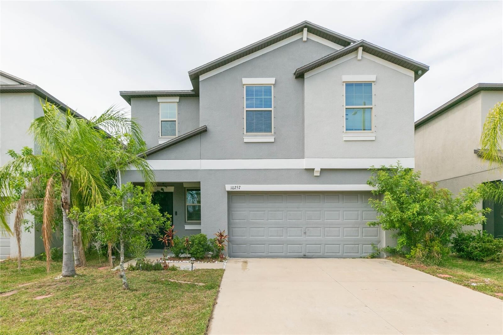 Property Photo: 10257 Carloway Hills Drive FL 33598