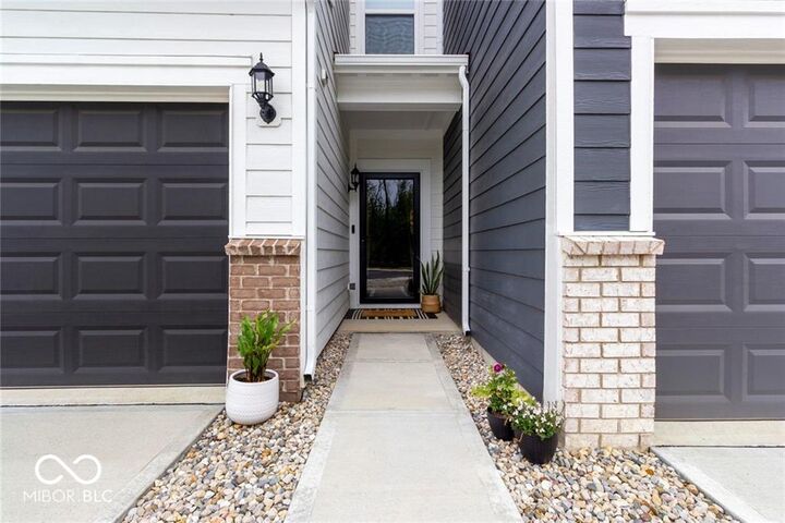 Property Photo:  14350 Ludwell Court  IN 46037 