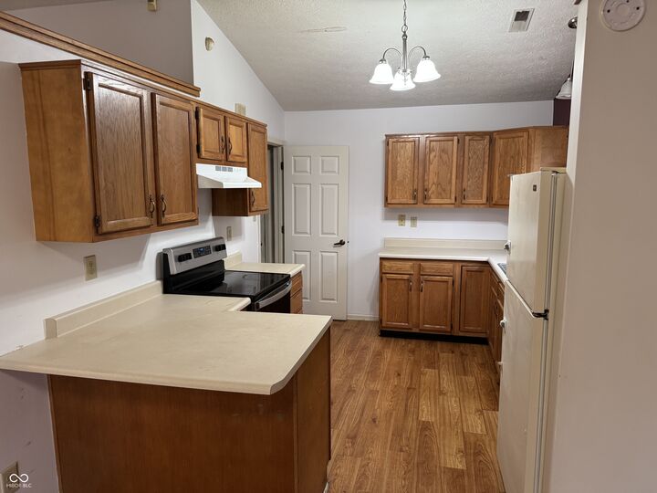 Property Photo:  2806 Coopersmith Court  IN 46268 