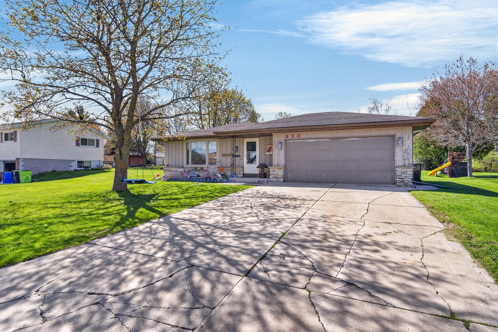 Property Photo: 823 Tyler Rd WI 53083