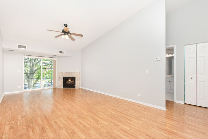 Property Photo:  798 N Gary Avenue 210  IL 60188 