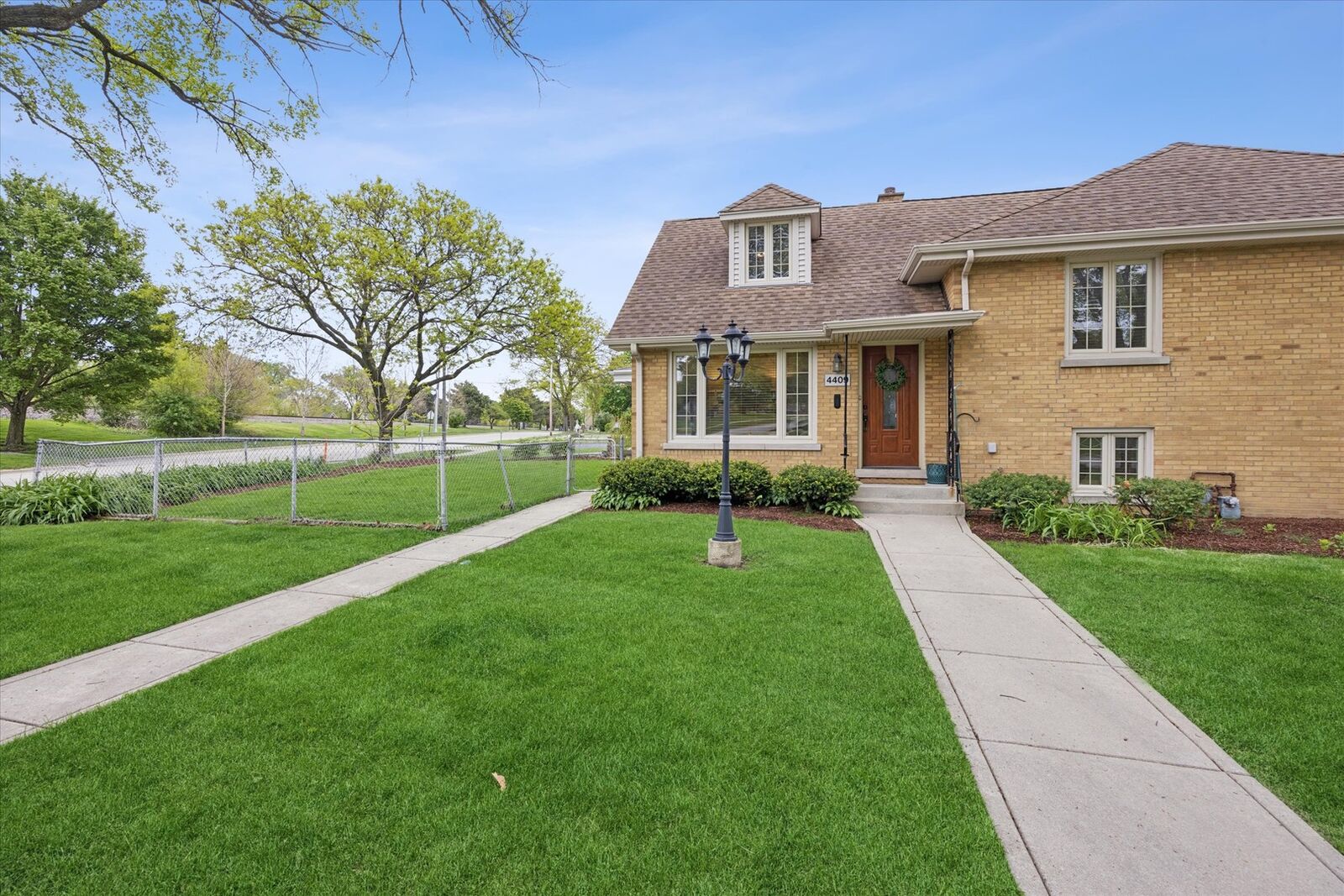 Property Photo:  4409 Clausen Avenue 4409  IL 60558 