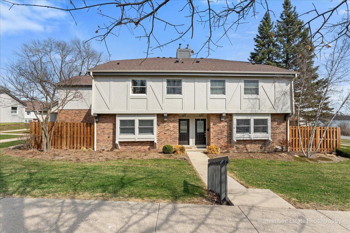 Property Photo:  884 Bristol Drive -  IL 60010 