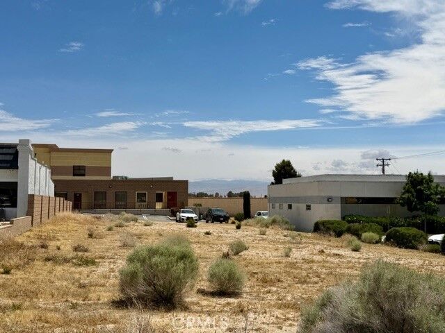 Property Photo:  16083 Kamana  CA 92307 