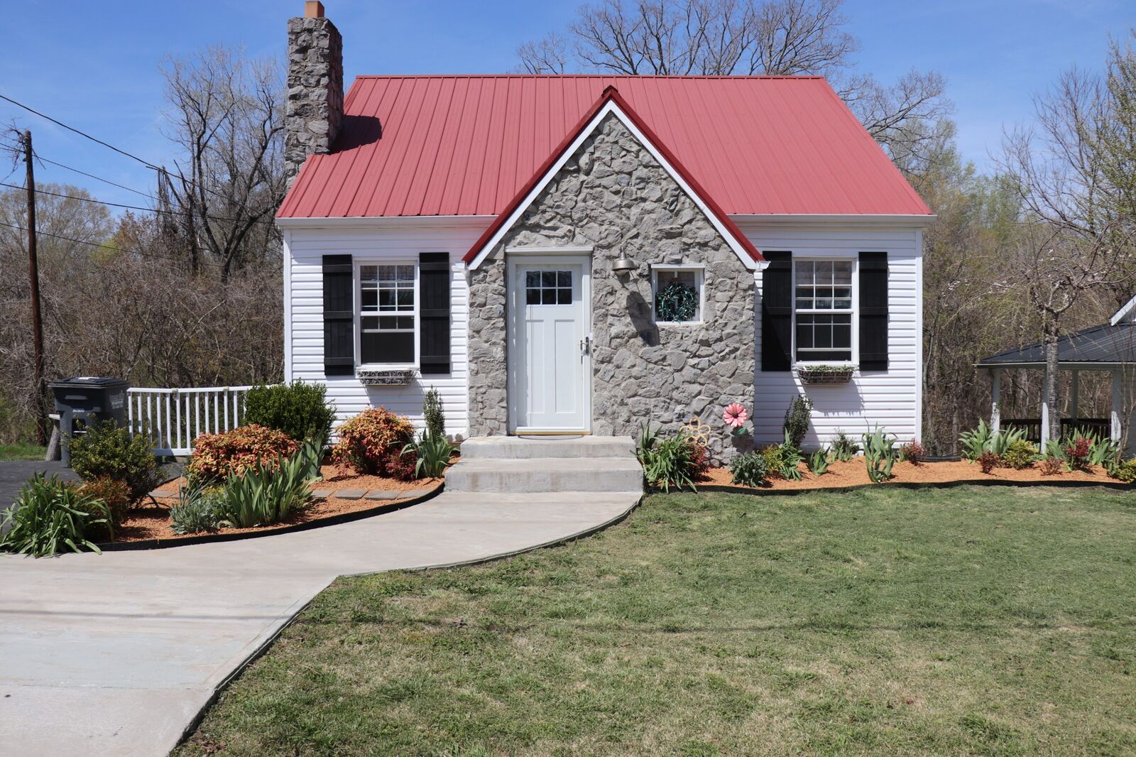 Property Photo:  209 Church St  TN 37058 