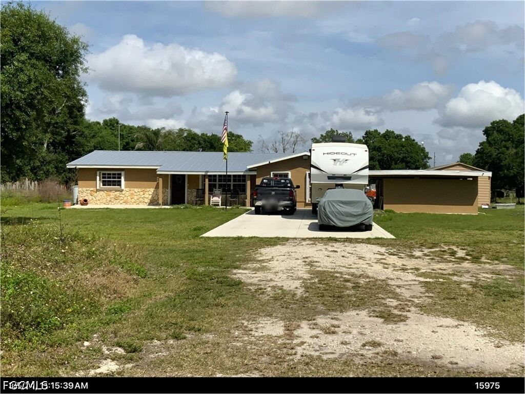 Property Photo:  826 B Road  FL 33935 