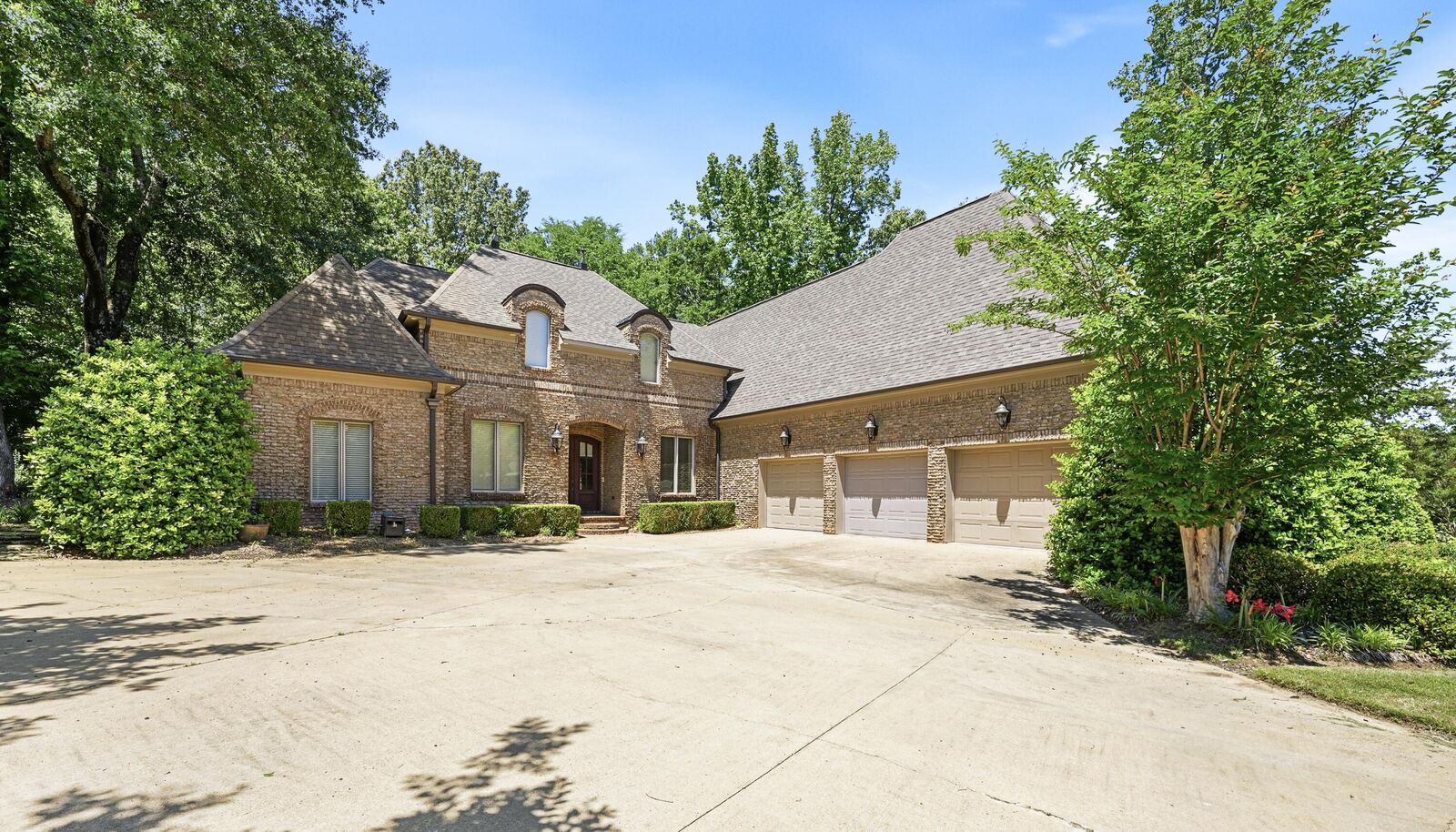 Property Photo:  135 Autumn Hills Dr.  MS 38801 