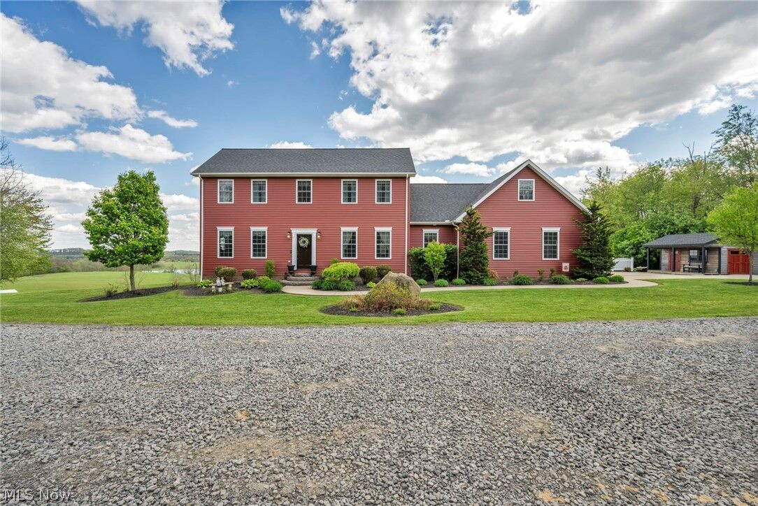 Property Photo: 32181 Westward Way OH 44432