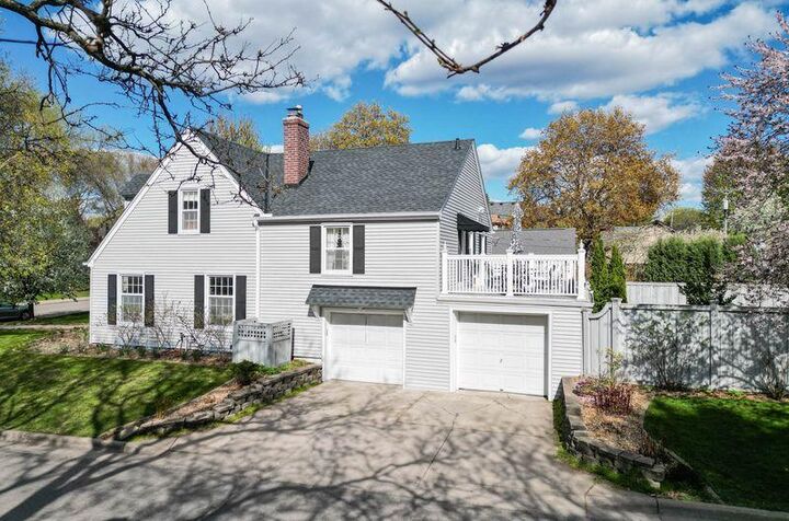 Property Photo:  1902 Pinehurst Avenue  MN 55116 