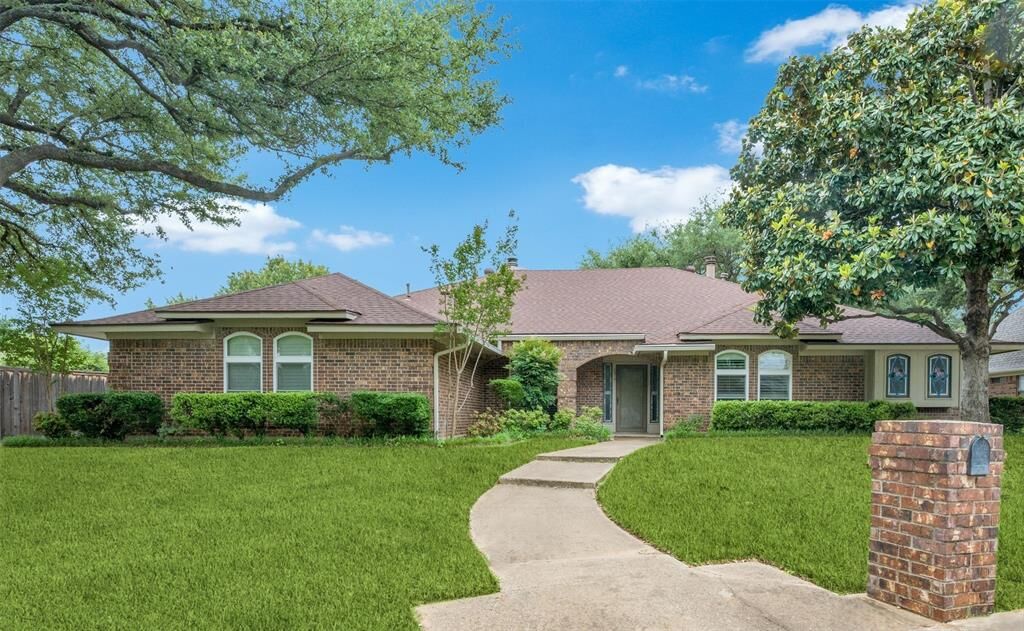 Property Photo:  3814 Danbury Drive  TX 76016 