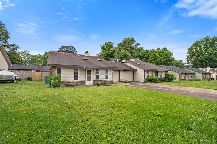 Property Photo:  912 / 914 N Century Drive  AR 72756 