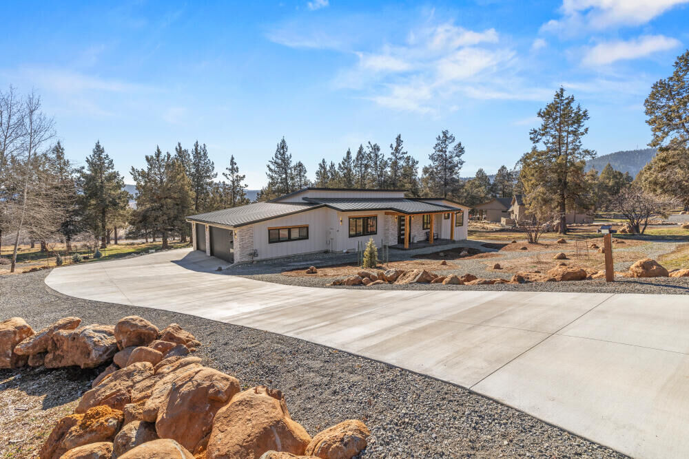 Property Photo:  12156 Turnstone Drive  OR 97601 