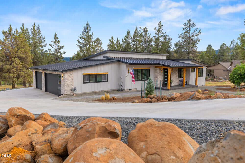 Property Photo:  12156 Turnstone Drive  OR 97601 