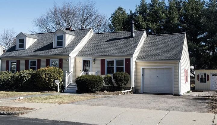 Property Photo: 71 Elinor Rd MA 02461