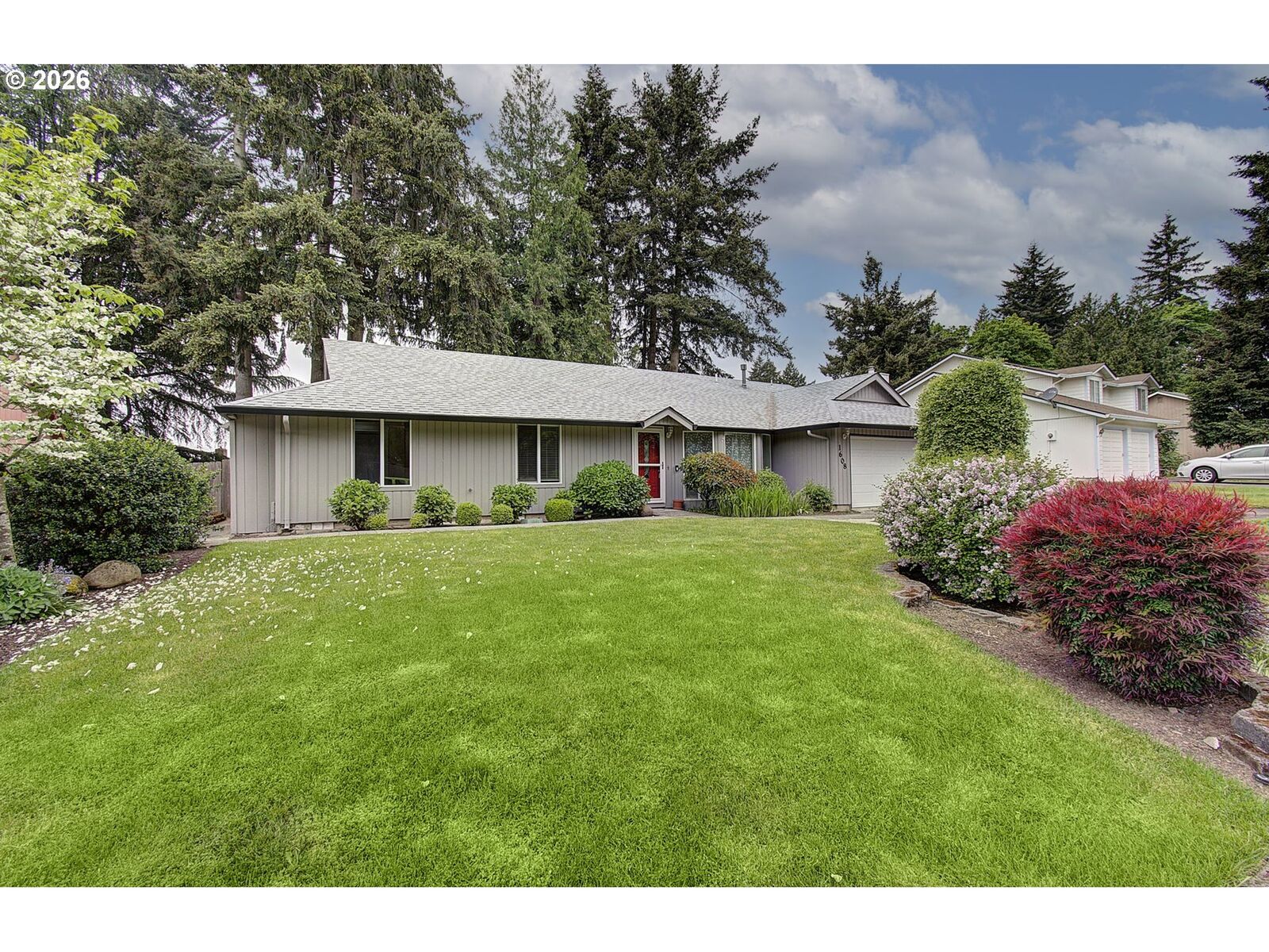 Property Photo: 1608 SE 120th Ave WA 98683