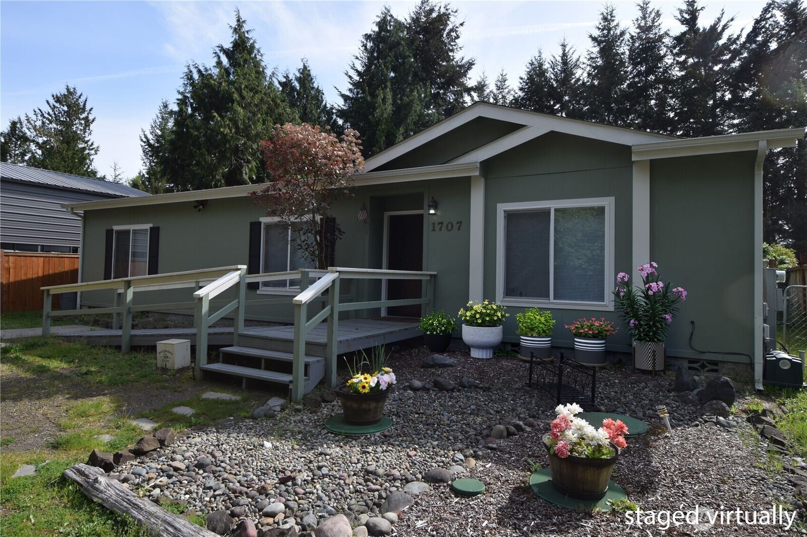 Property Photo:  1707  Ginger Place E  WA 98366 