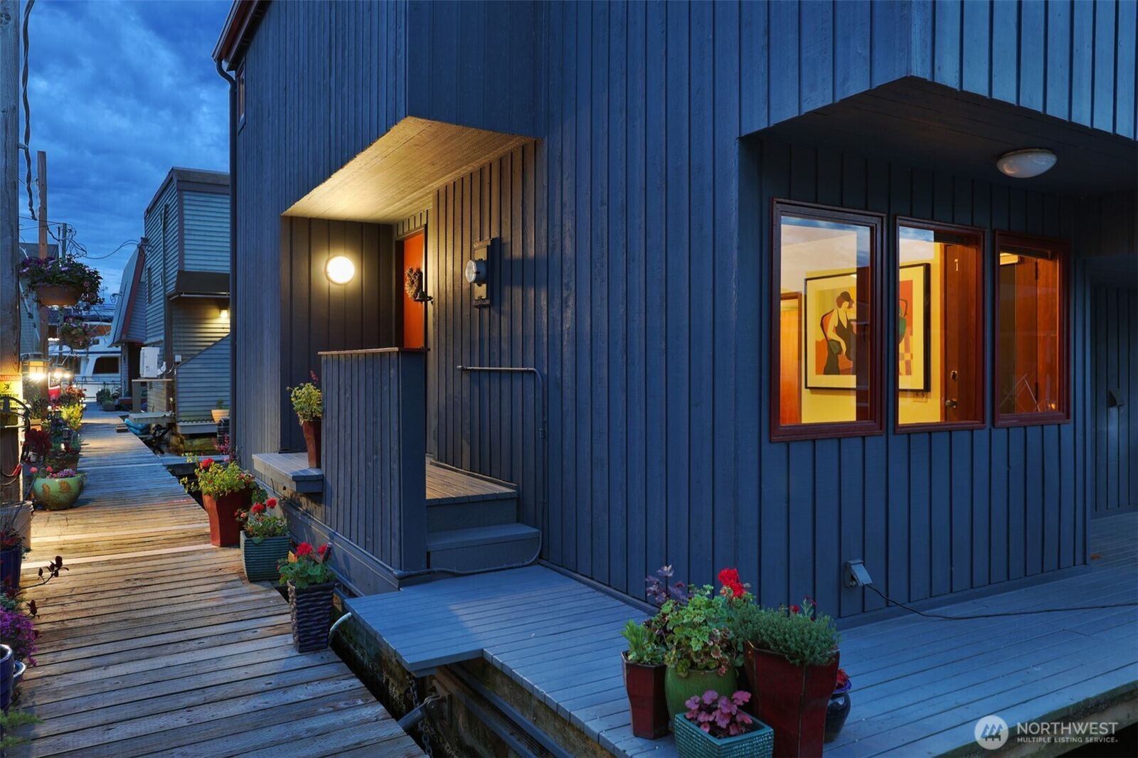 Property Photo:  2727  Fairview Avenue E 4  WA 98102 
