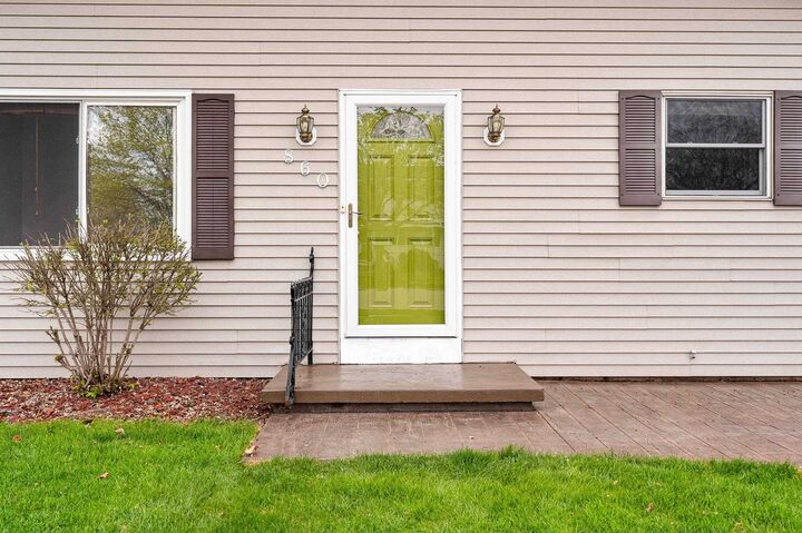 Property Photo:  860 Fribourg Street  WI 54115-3306 
