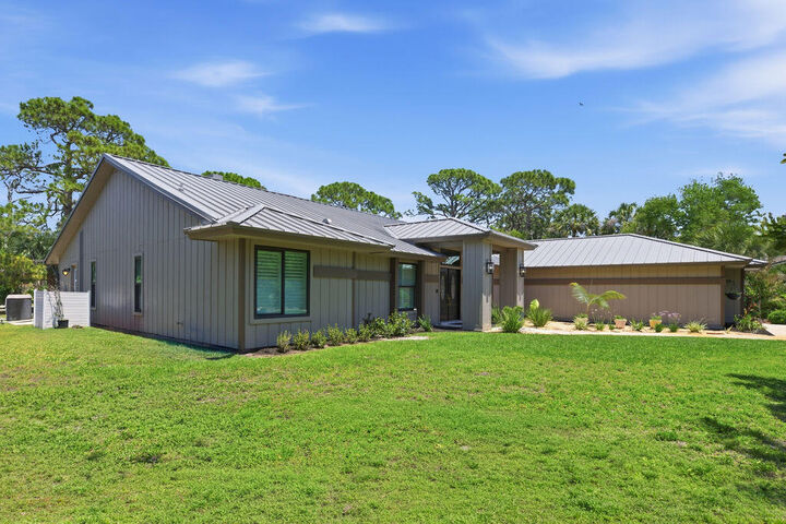 Property Photo:  835 N East Stokes Terrace  FL 34957 