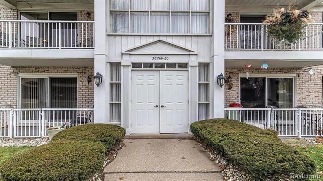 Property Photo:  38226 Ann Arbor Trail  MI 48150 