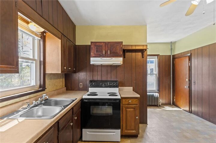 Property Photo:  1609 Elmwood Avenue  RI 02910 