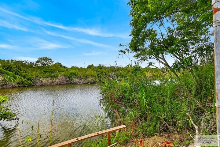Property Photo: 164 Avenida De La Plata TX 78521