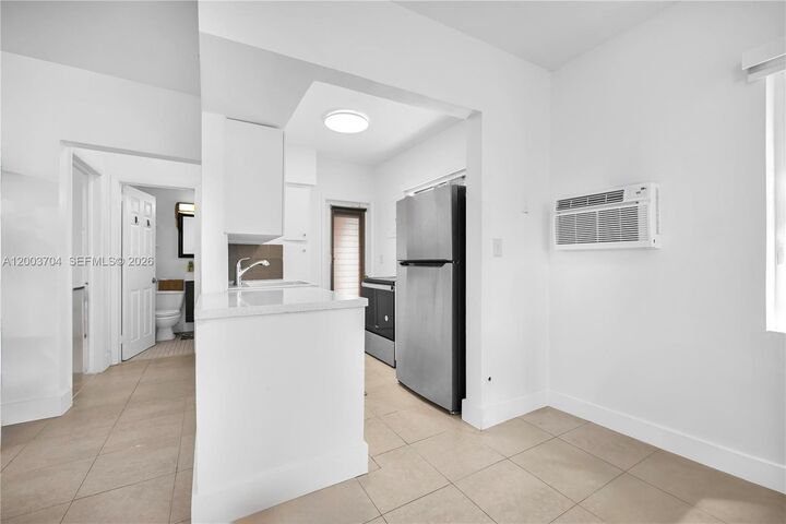 Property Photo:  1195 Marseille Dr 5  FL 33141 