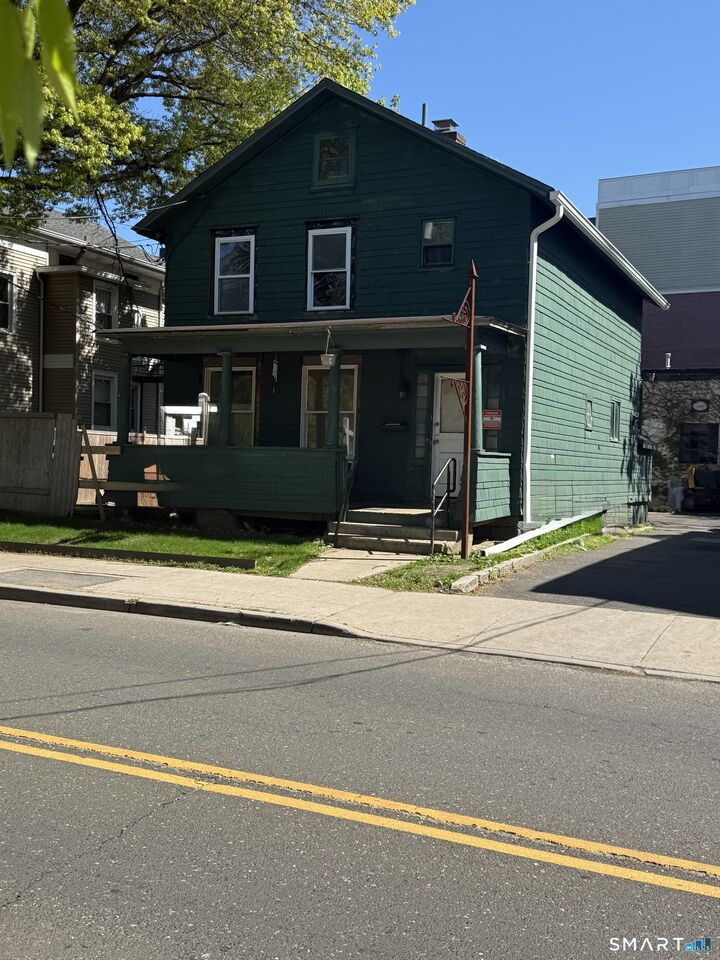 Property Photo:  117 North Street  CT 06901 