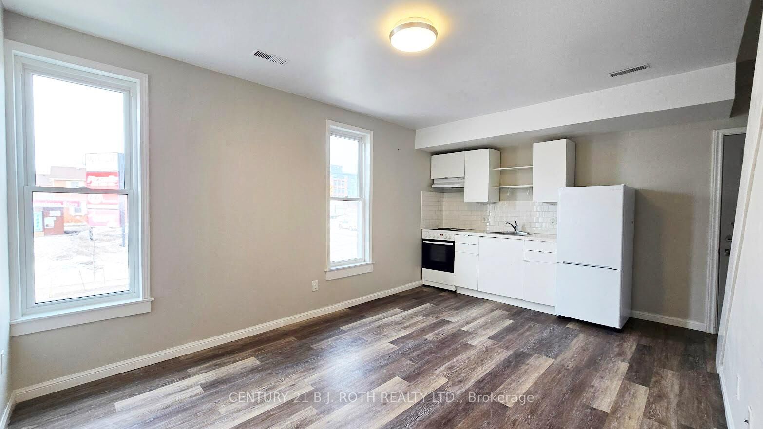 Property Photo:  44 Front Street S 4  ON L3V 4S3 