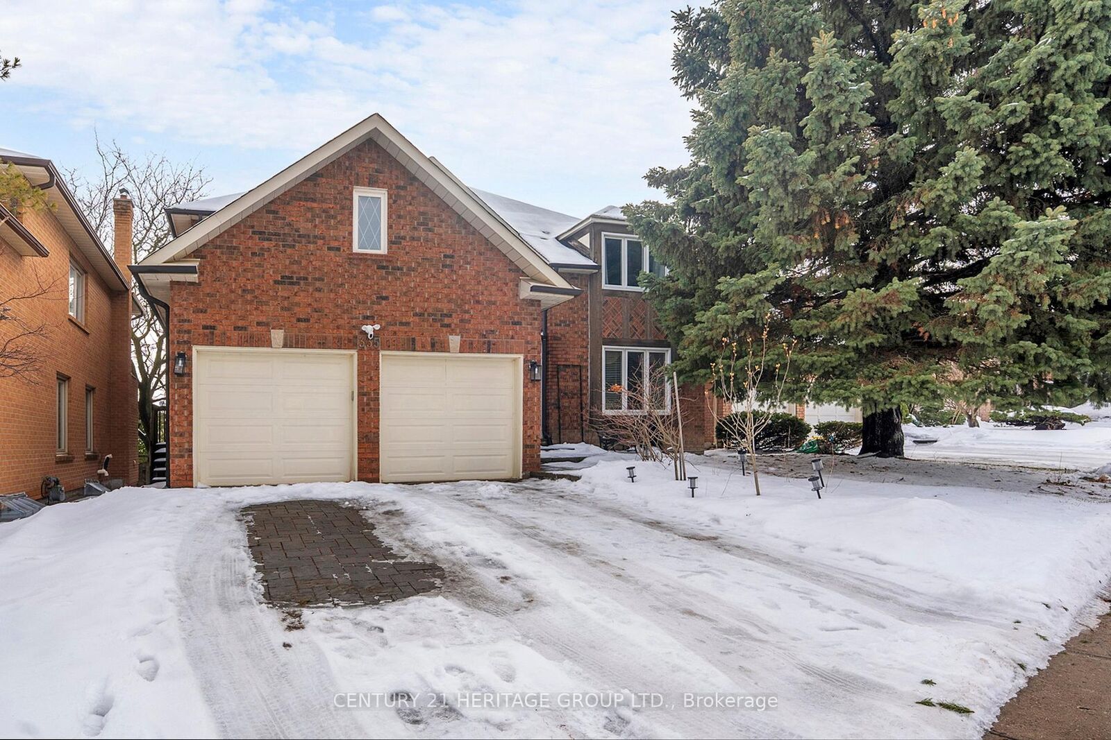 Property Photo:  335 Fern Avenue  ON L4C 8P6 