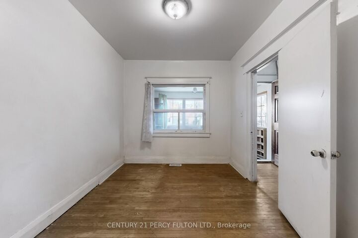 Property Photo:  366 Coxwell Avenue  ON M4L 3B7 