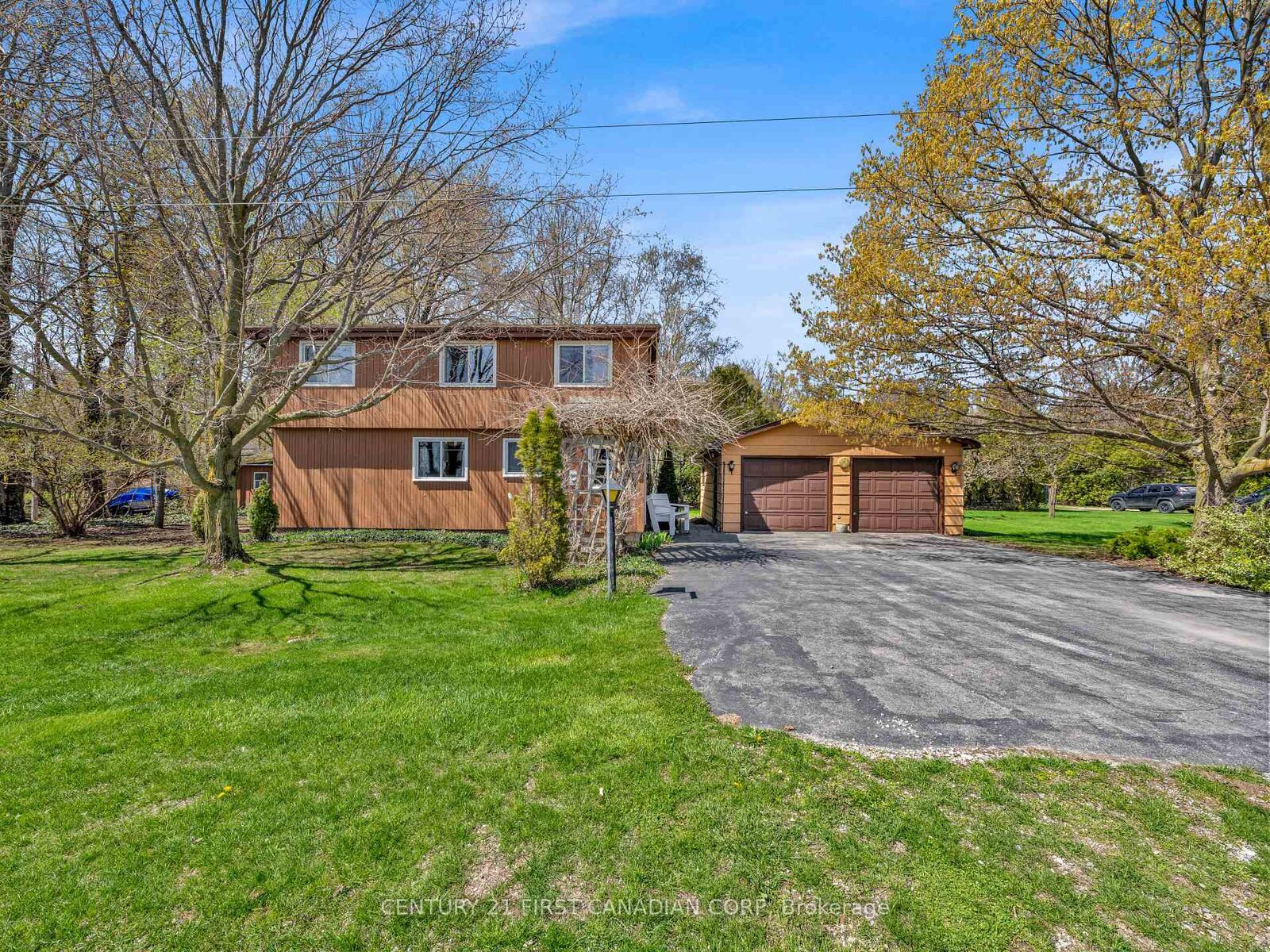 Property Photo: 74387 Driftwood Drive ON N0M 1G0