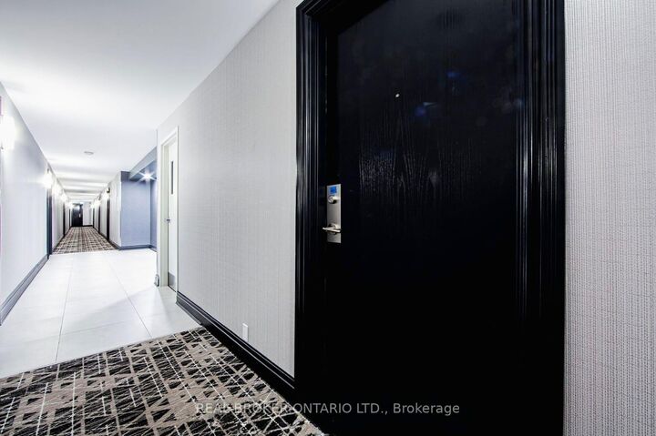 1720 Eglinton Avenue E 601 — photo 1