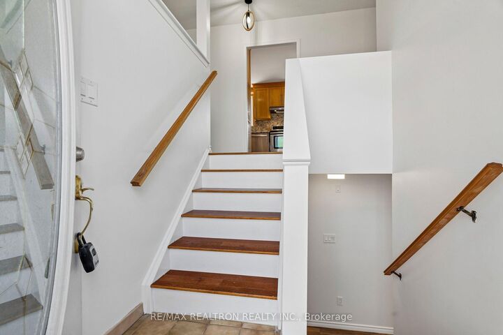 Property Photo: 991 Cardinal Court ON L1G 6Y4