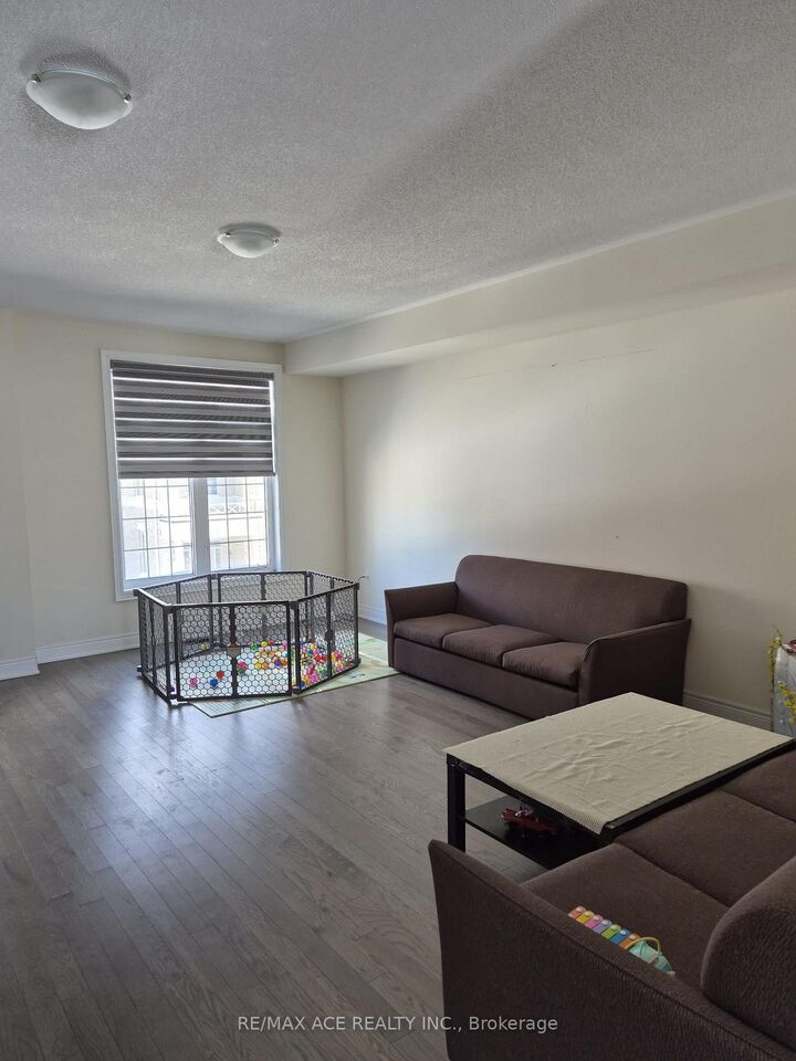 Property Photo: 32 Andress Way ON L3S 0E9