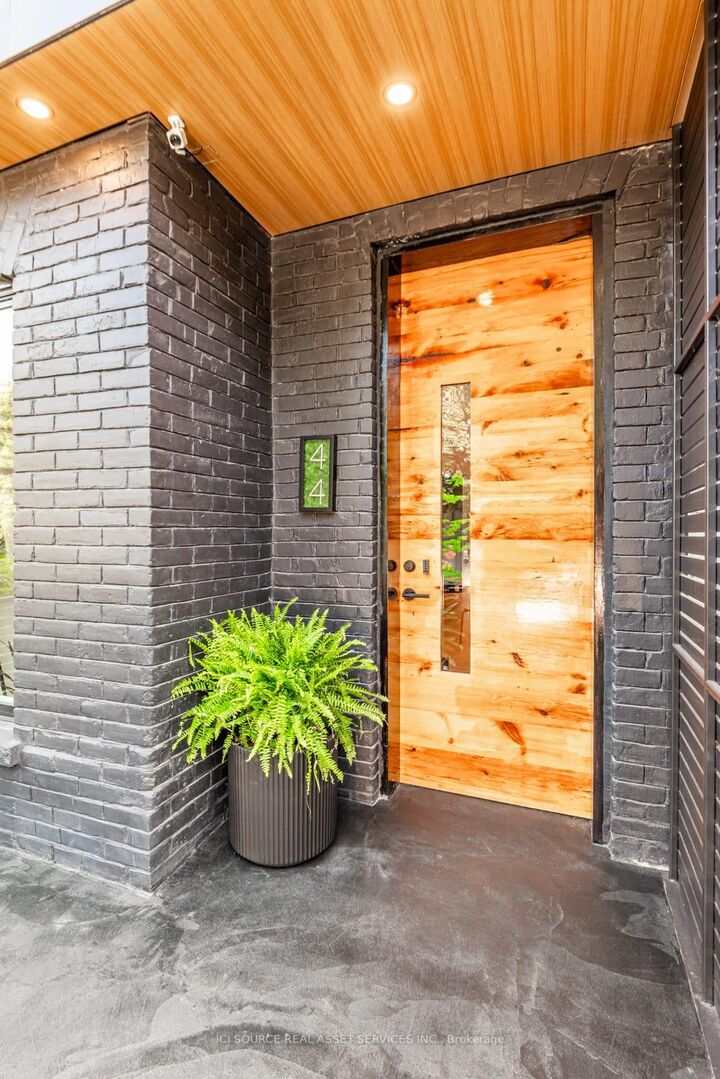 Property Photo:  44 Massey Street  ON M6J 2T4 